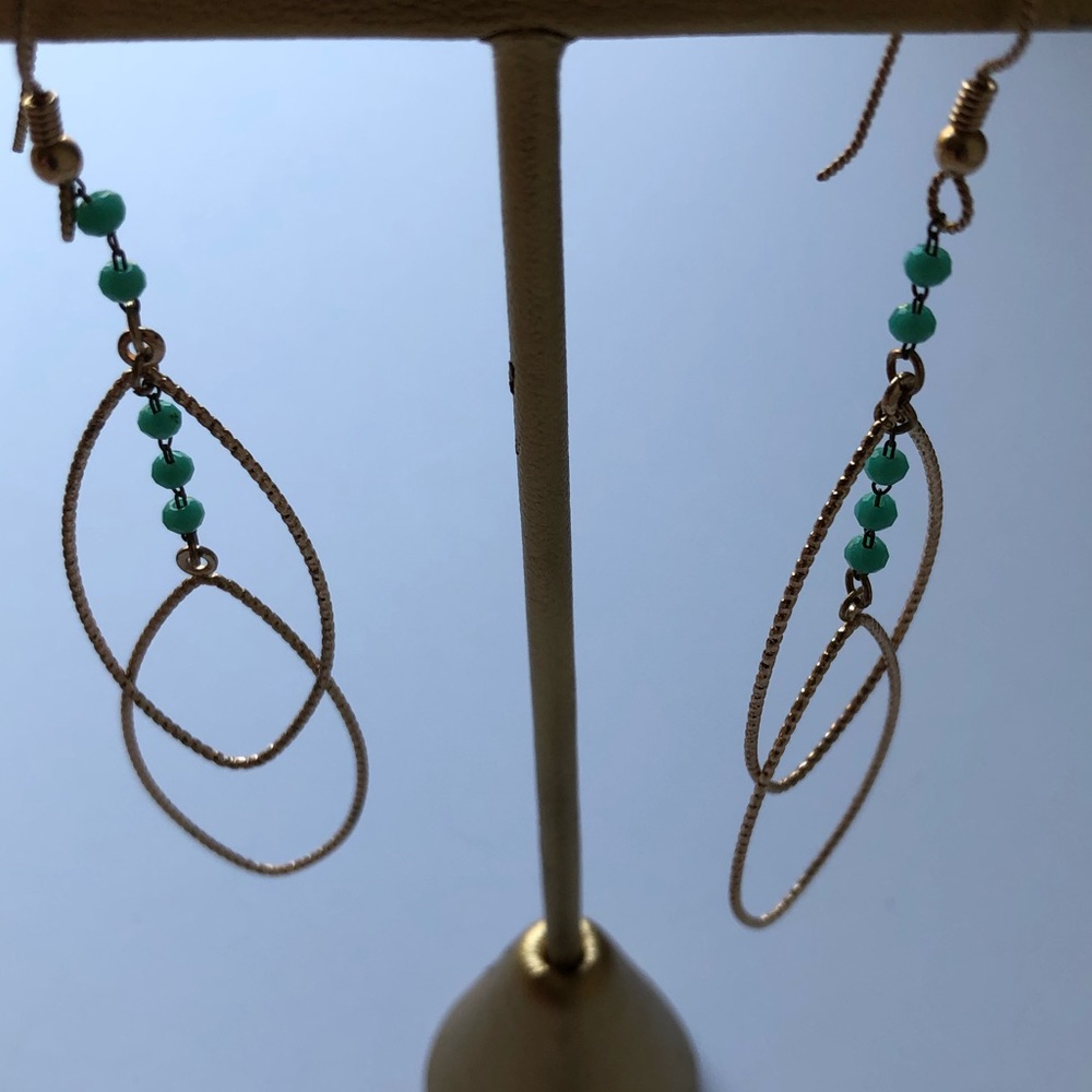 Green and gold tias